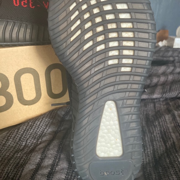 2017 Yeezy Bred 350 V2 WORN ONCE - Picture 2 of 6